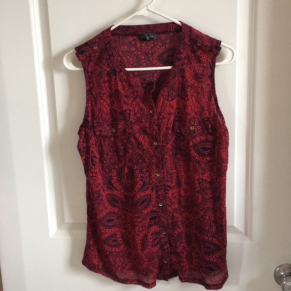 The Limited Sleeveless Button Down Shirt